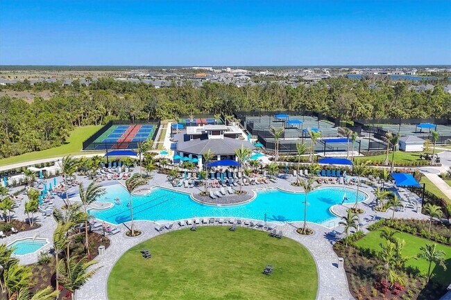 Building Photo - 12180 Wellen Golf St