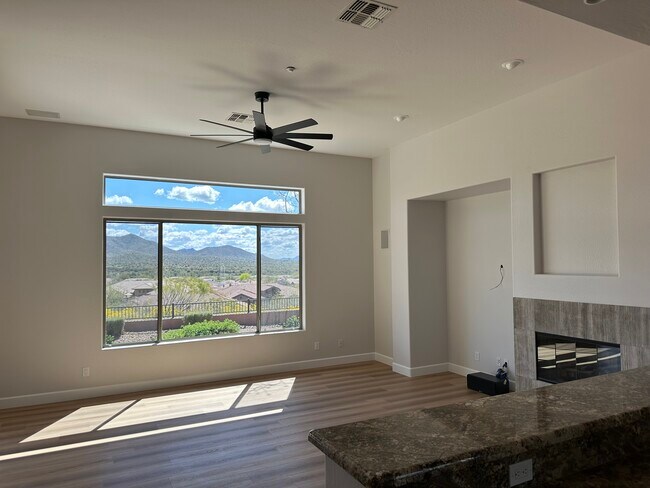 Building Photo - 42107 N Mountain Cove Dr