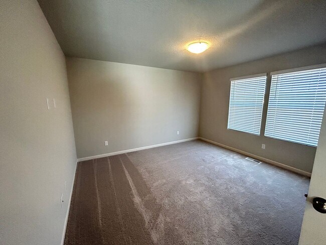 Building Photo - New 4 Bedroom North Plains Home!!!