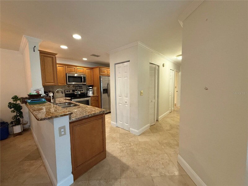 Building Photo - 664 Arbor Lake Ln