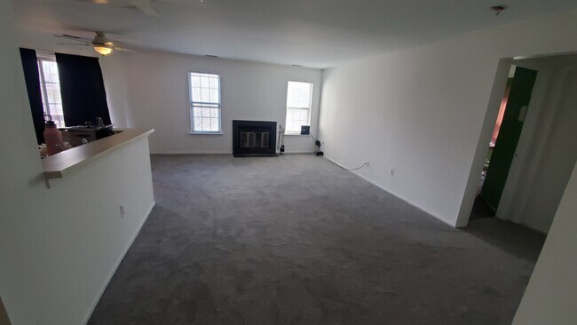 Building Photo - 4182 Bayberry Ct