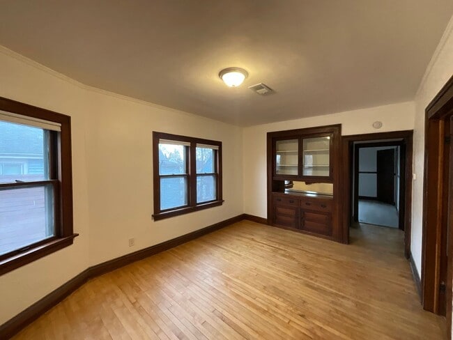 Building Photo - 2519 W Cherry St