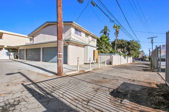 Building Photo - 1453 Brockton Ave - prime West LA location near SM Blvd!