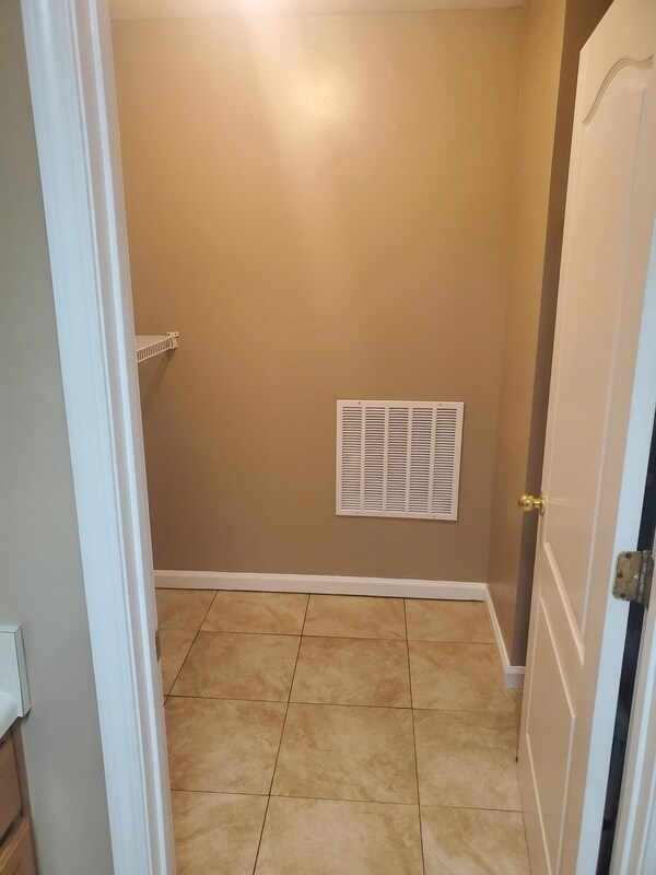 Building Photo - 6227 Dorsett Shoals Rd