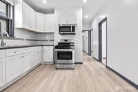 Building Photo - 211 N 13th St