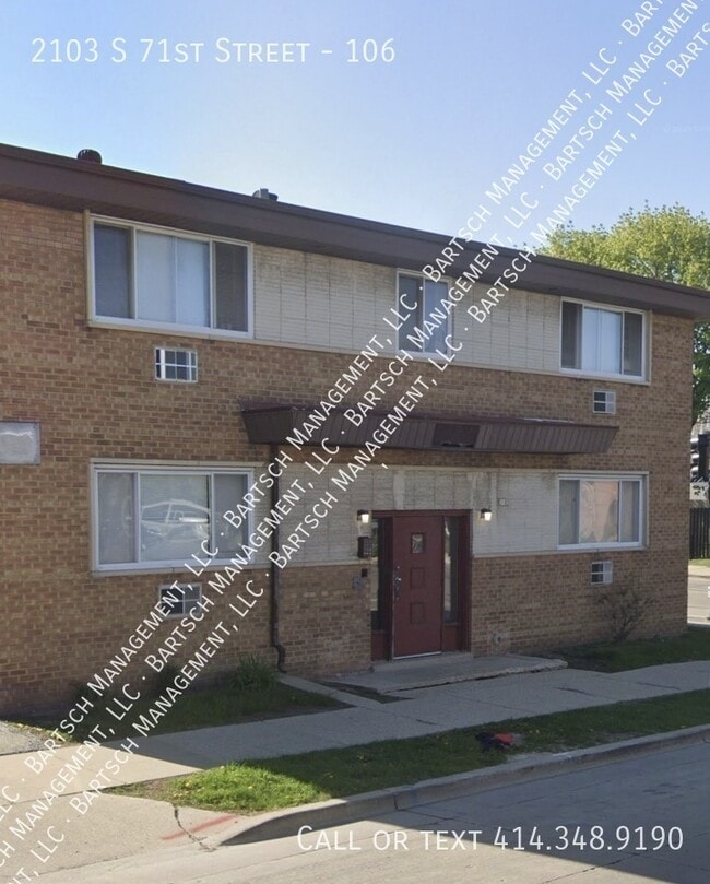 Building Photo - 2103 S 71st St