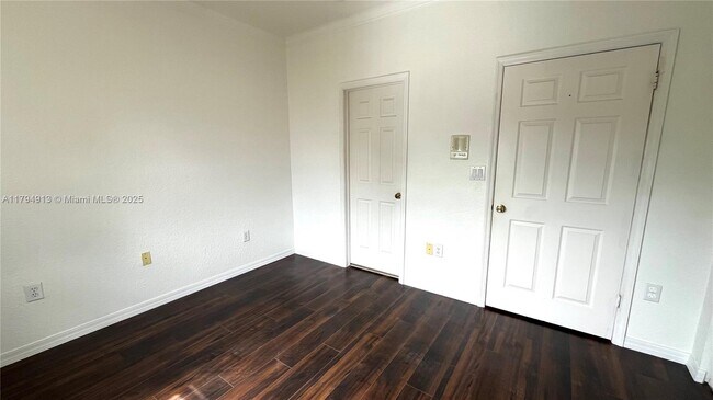 Building Photo - 5600 NW 114th Pl
