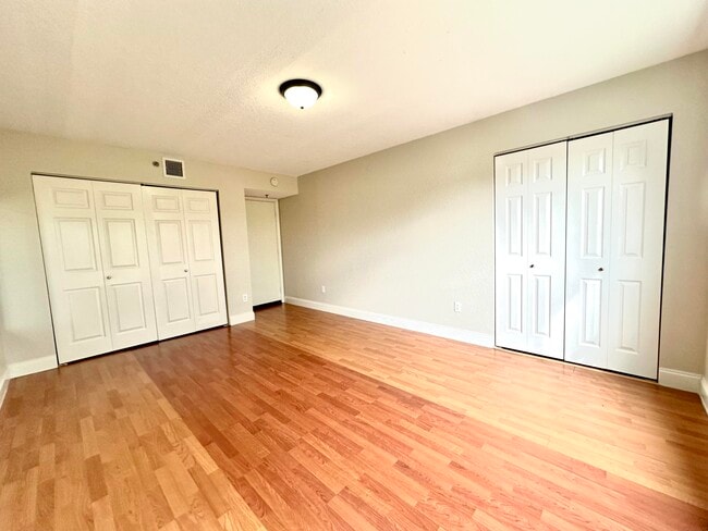 Building Photo - 5560 NW 61st St