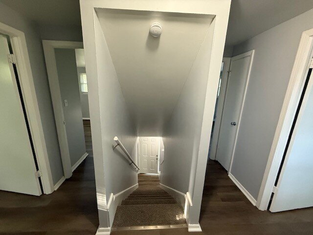 Building Photo - EAST SIDE 4 BR RECENTLY UPDATED!  AVAILABLE NOW!