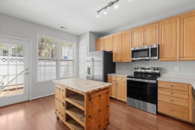 Building Photo - 5712 Clearbay Ln