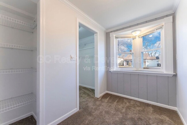 Building Photo - 72 Clover Dr