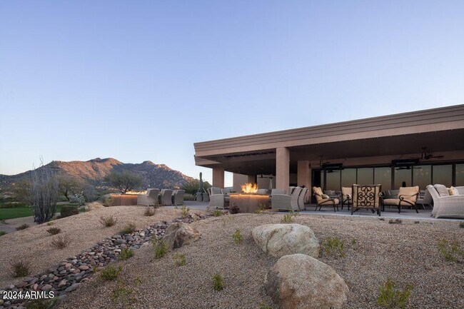 Building Photo - 6876 E Whispering Mesquite Trail