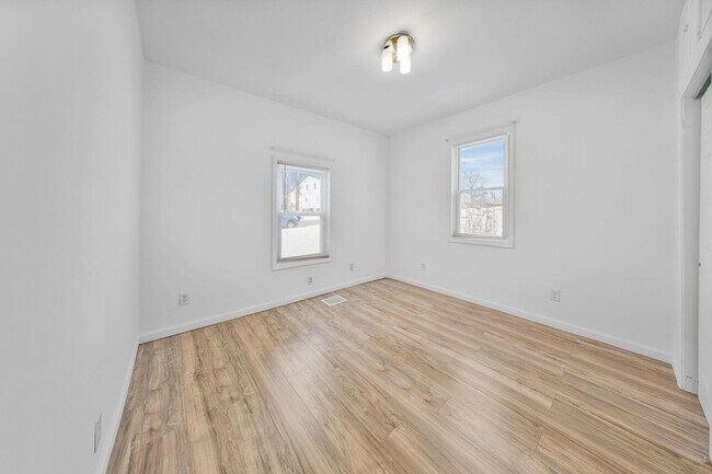 Building Photo - 820 Brown St