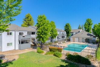 Building Photo - Cottage Meadows