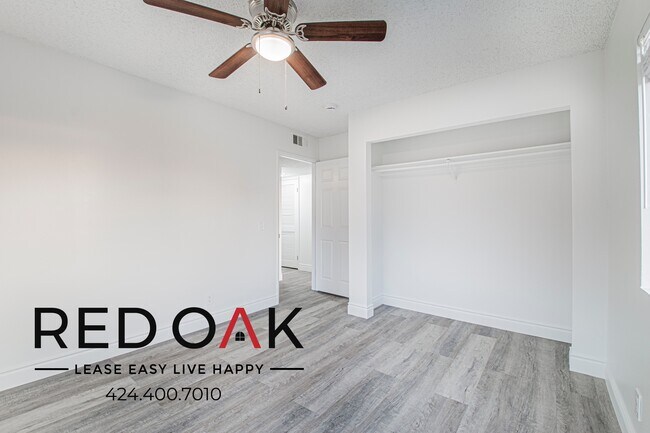 Building Photo - 10133 Pinewood Ave