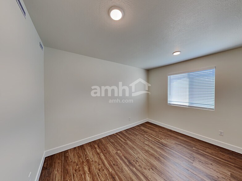 Building Photo - 3351 S 2580 W