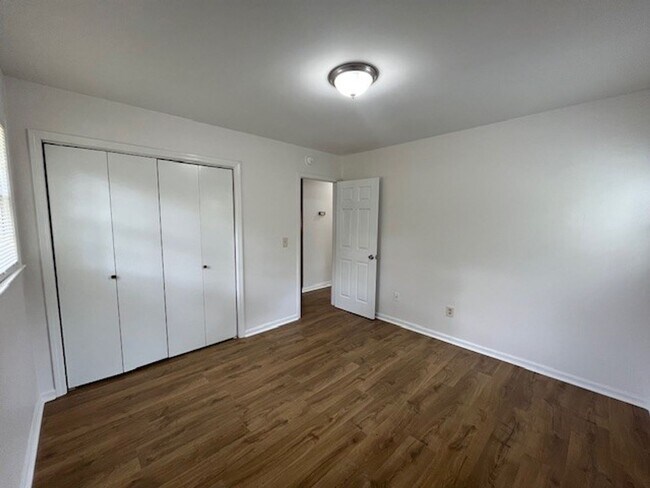 Building Photo - Recently updated 3 bedroom 2 bath home in King Grants