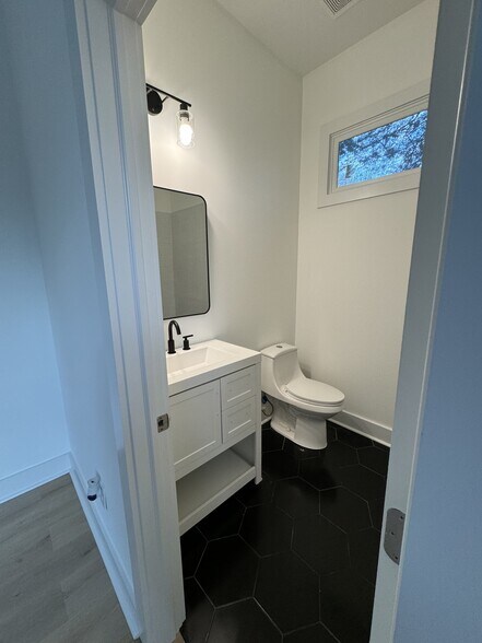 Building Photo - 2569 Hosea L Williams Dr SE