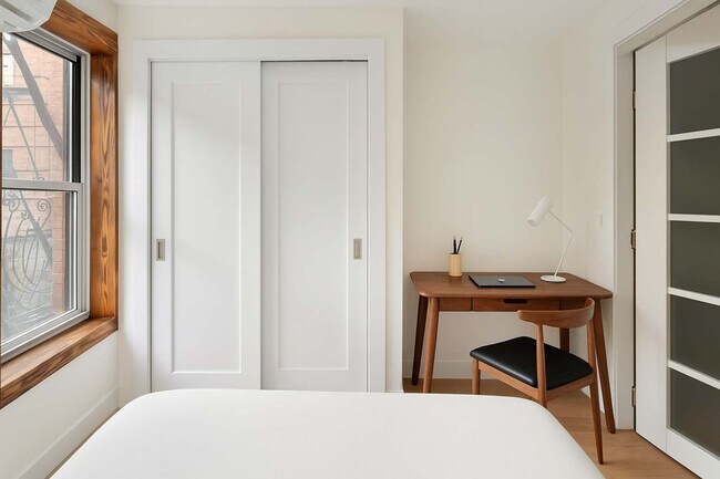 Building Photo - 335 E 22nd St