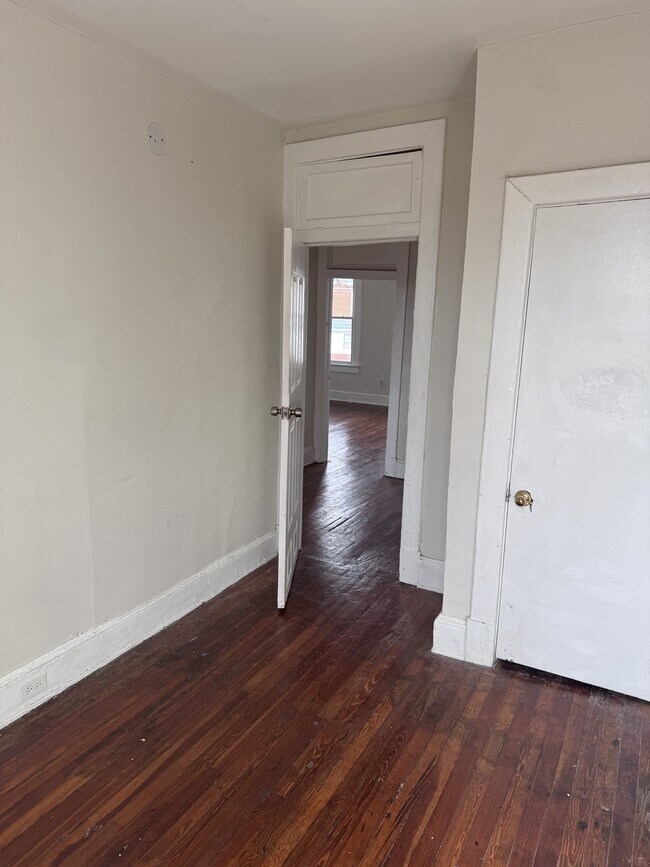 Building Photo - 4806 Reisterstown Rd