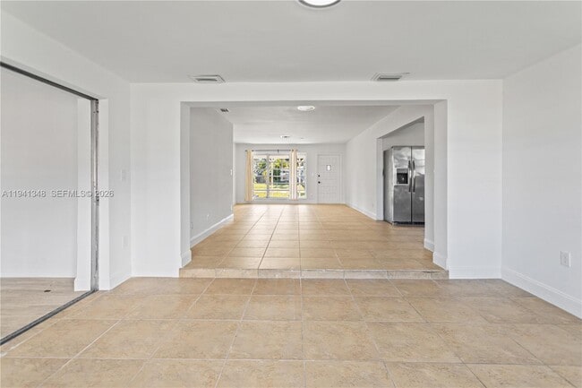 Building Photo - 3253 Pierce St