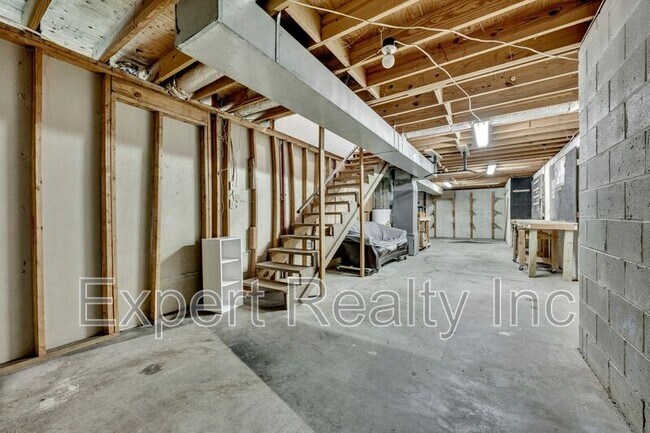 Building Photo - 1064 Caribbean Cir