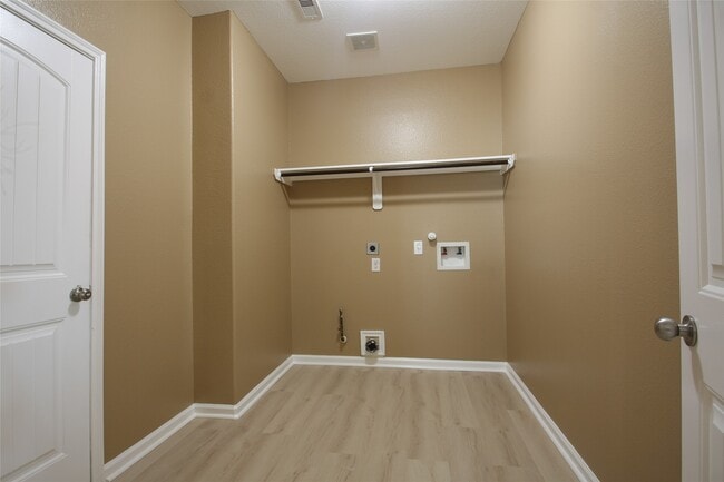 Building Photo - 7852 Galleon Field Ln