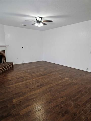 Building Photo - 2104 Royal Oak Dr