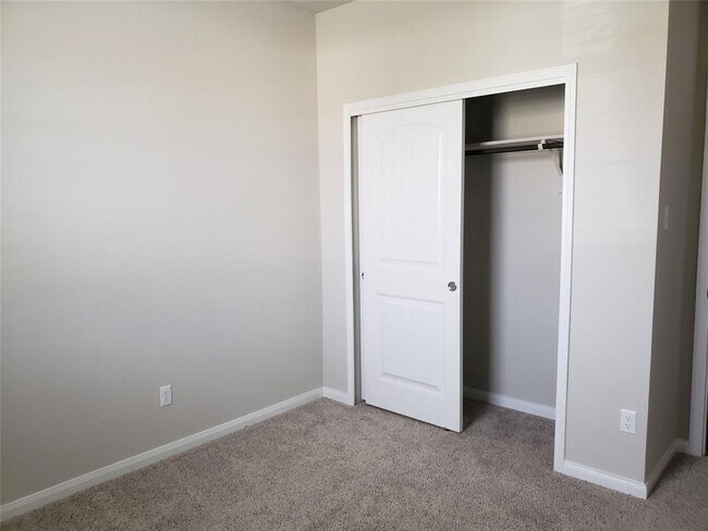 Building Photo - 118 Lullaby Dr