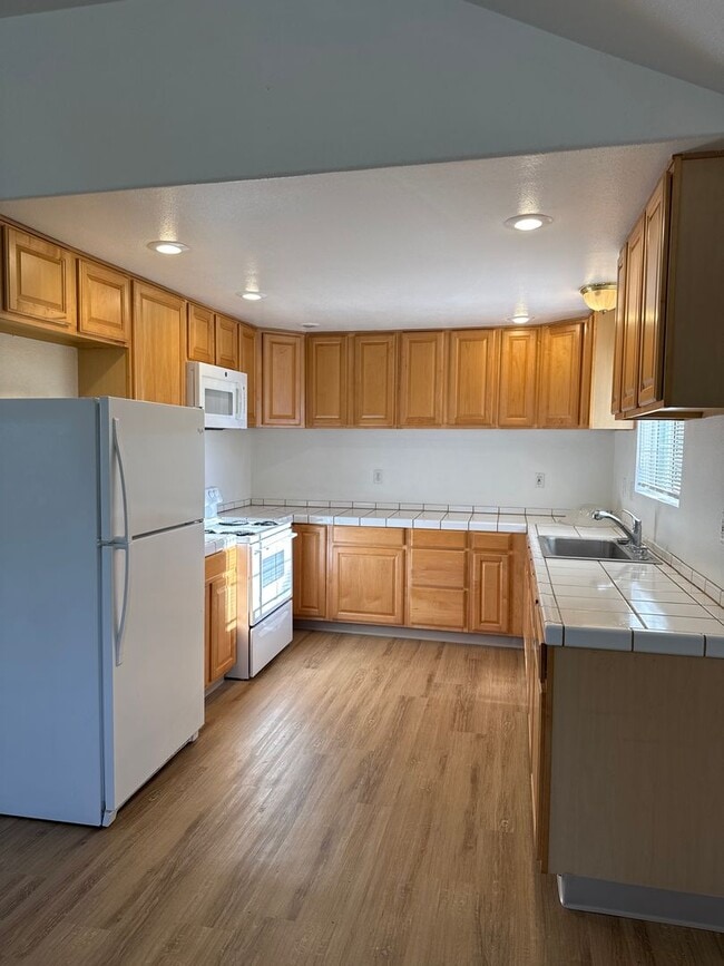 Building Photo - Single Story 3 Bedroom 2 Bath in Gilroy