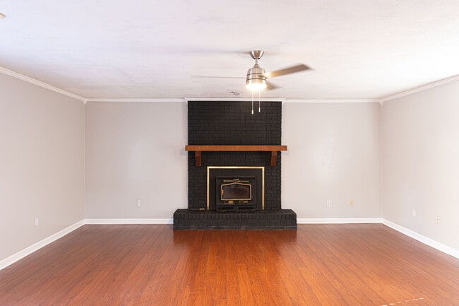 Den w/ wood buring fireplace - 2558 Crestleigh Mnr