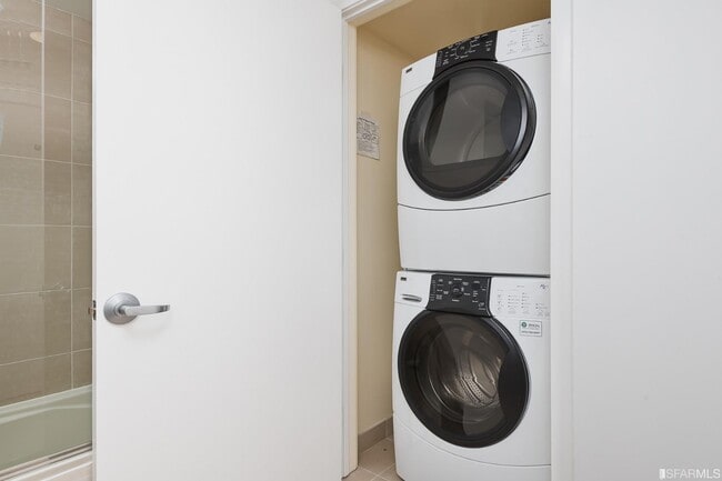 Building Photo - 200 Brannan St