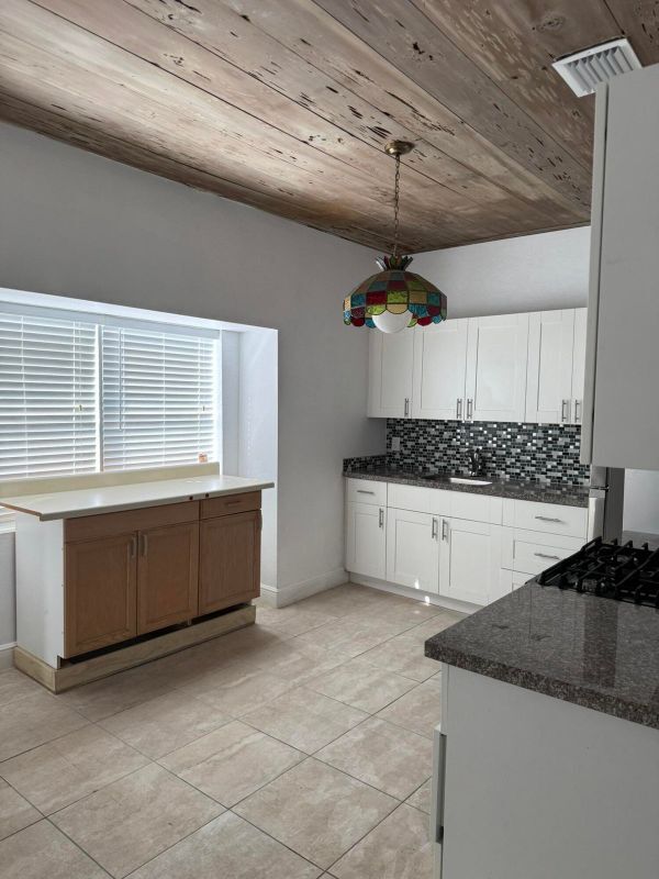 Building Photo - 1131 S N St