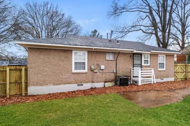 Building Photo - 2184 Cassie Ave