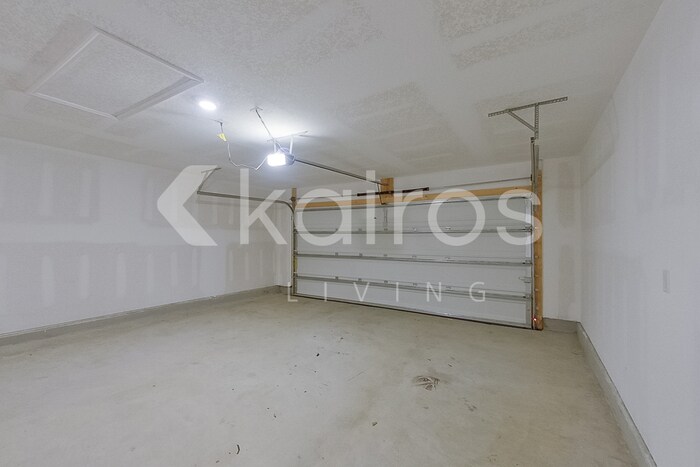 Building Photo - 4698 Malay Cir