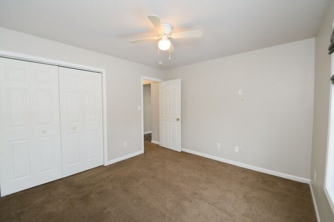 Building Photo - 693 Dearborn Rd