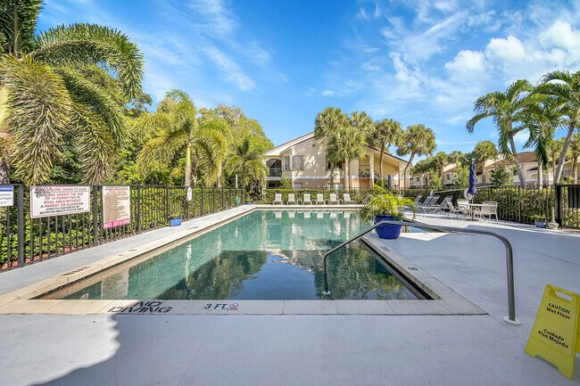 Building Photo - 815 Boynton Beach Blvd