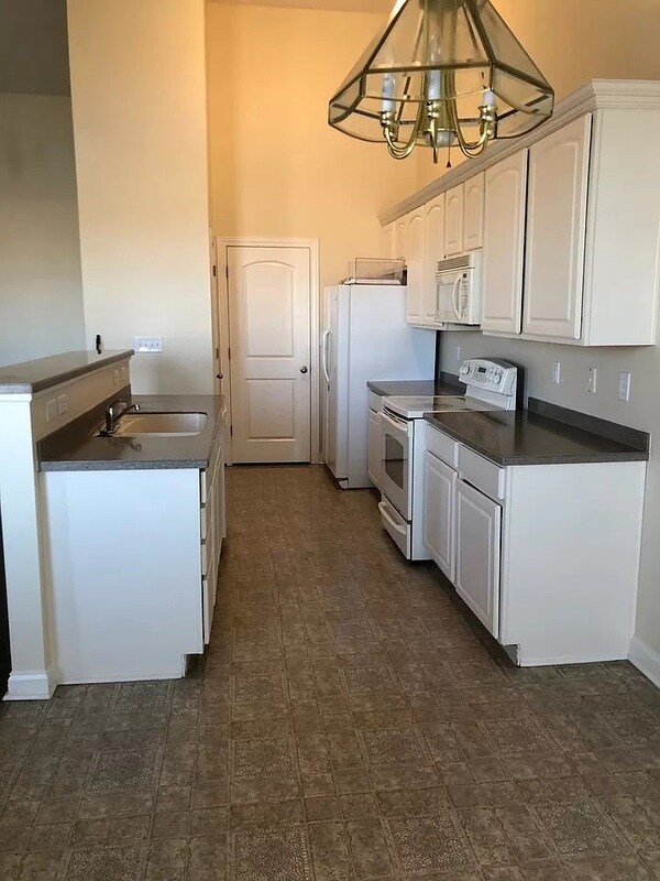 Building Photo - 4272 Amesbury Pl