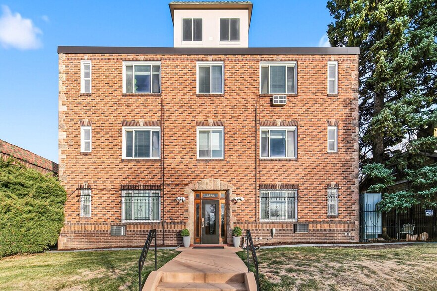 Building Photo - 1666 Detroit St