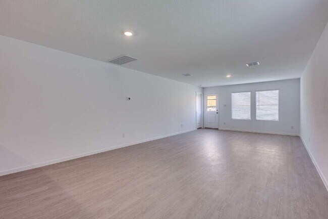 Building Photo - Be the First to Live Here $1,950 – Spaciou...