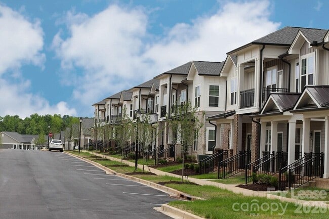 Building Photo - 1241 Columbia Cir