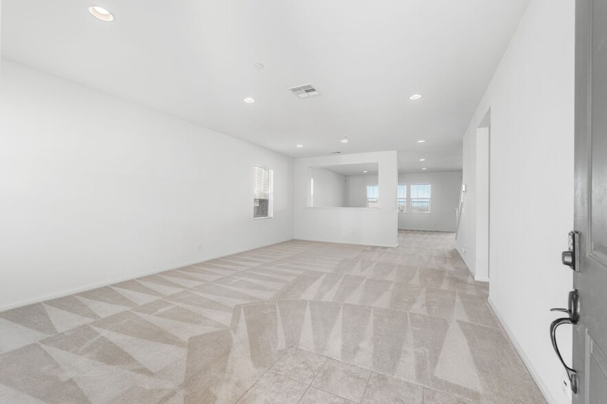 Building Photo - 37317 Paintbrush Dr