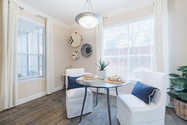 Building Photo - Quiet Luxury Living Just Mins from the Gal...