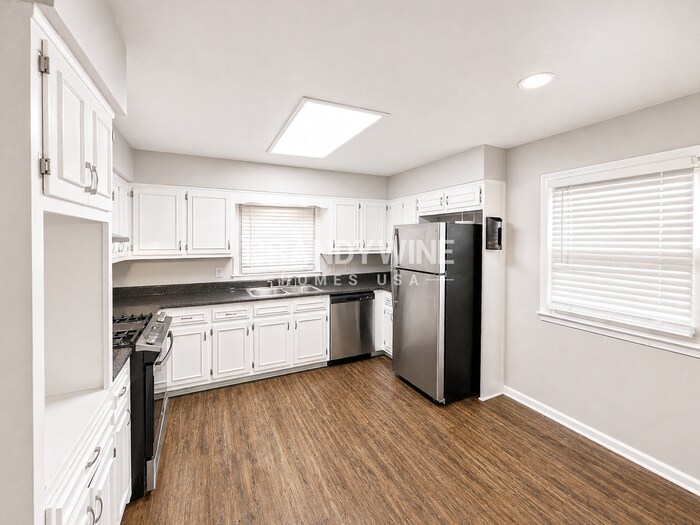 Building Photo - 4520 Dorset Cir
