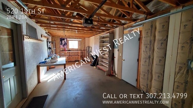 Building Photo - 520 19th St