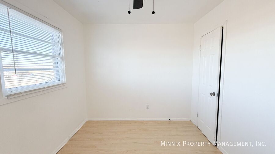 Building Photo - 5005 Avenue W