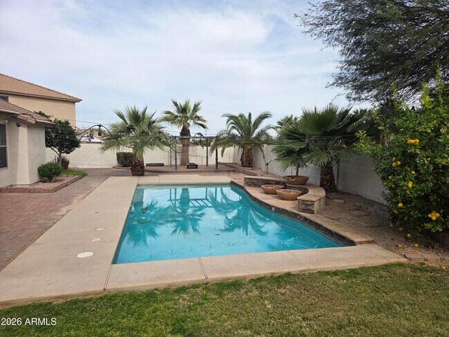 Building Photo - 7809 S 18th Way