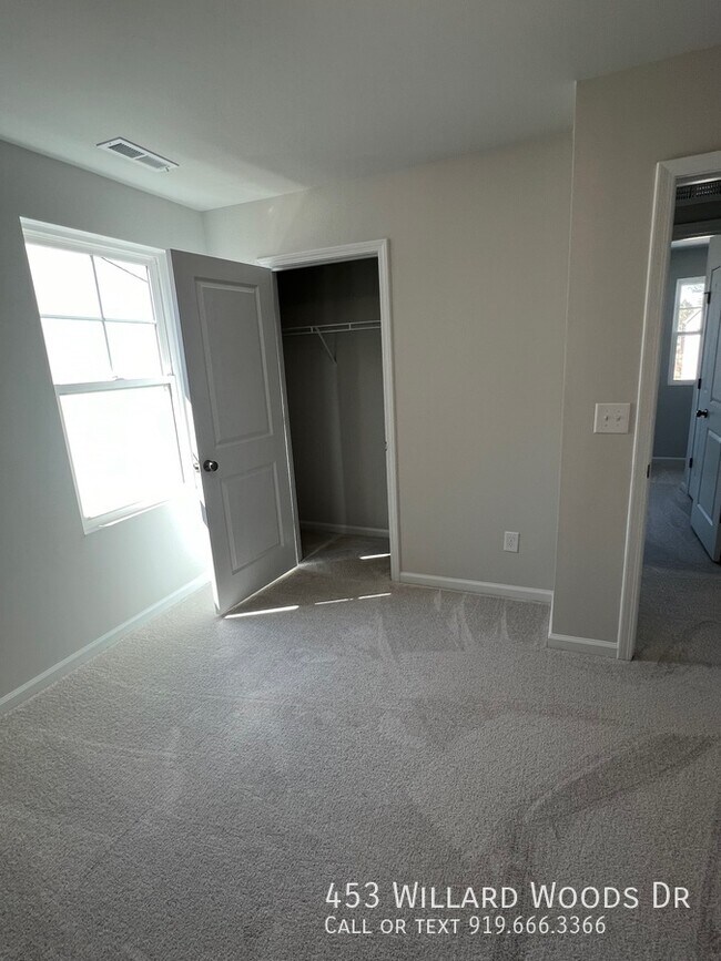 Building Photo - 453 Willard Wds Dr