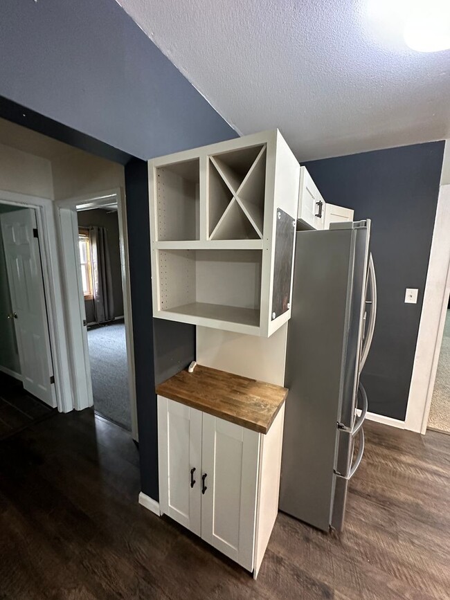 Building Photo - 3 Bedroom, 1 Bath home for rent