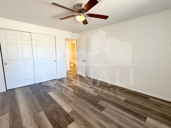 Building Photo - 2027 N 66th Dr